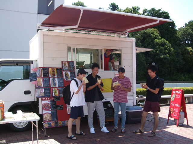横浜キャンパス　キッチンカー