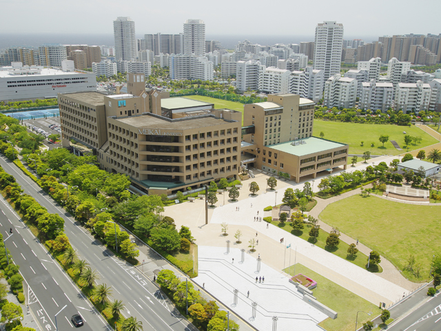浦安キャンパス：東京ベイエリアに位置し、映画やドラマのロケ地としても使用される広々とした綺麗なキャンパスです。