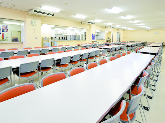 学生食堂（270席）