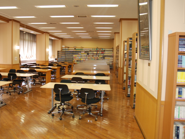 京都文教短期大学の図書館
