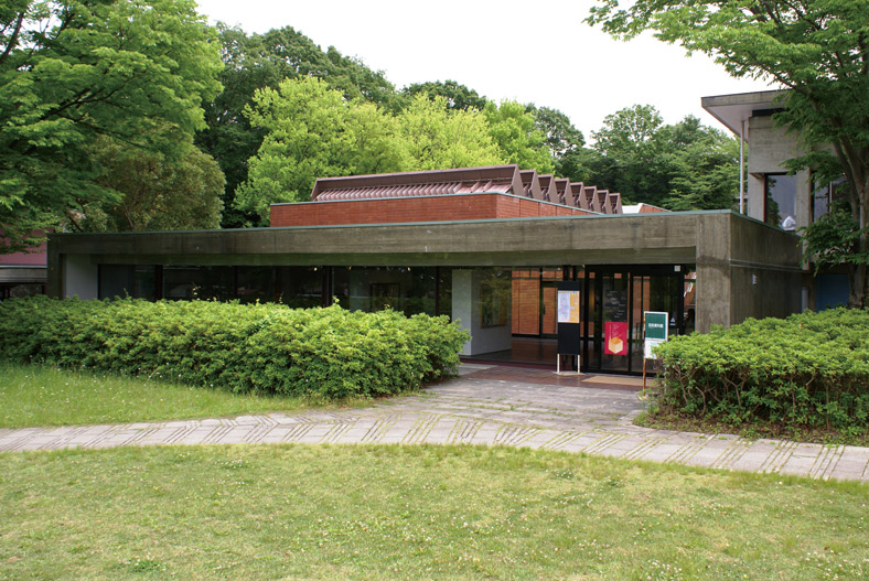 愛知県立芸術大学の図書館