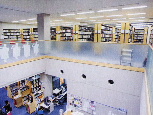 目白大学の図書館