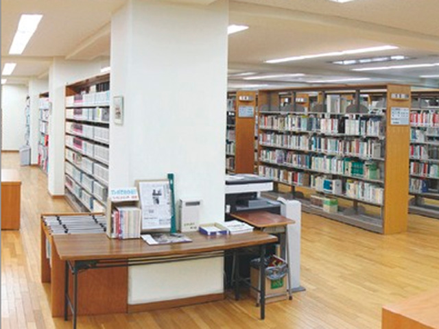 愛知工科大学自動車短期大学の図書館