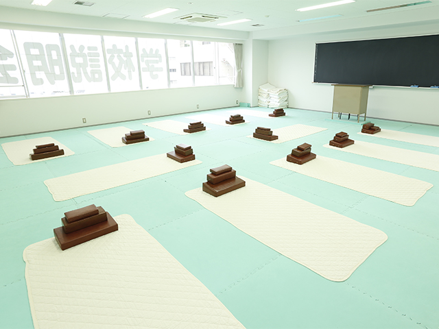 【実習室（8階）】和室の環境を模した実習室は、あん摩や指圧の実技授業で使用します。