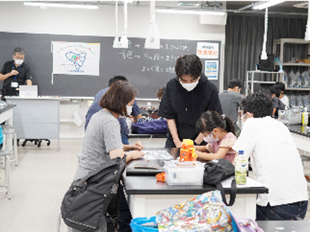 第21回関東地区「リフレッシュ理科教室」（埼玉会場）
～作って！遊んで！おもしろサイエンス！～2