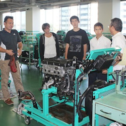 トヨタ名古屋自動車大学校  授業見学会 - 日本の学校