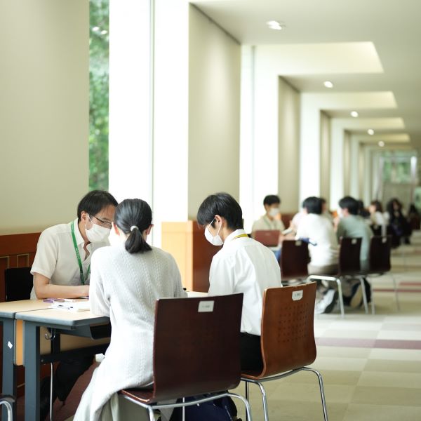 日本薬科大学