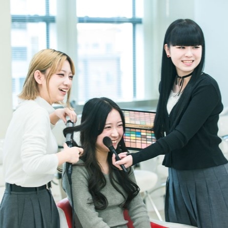 国際理容美容専門学校4