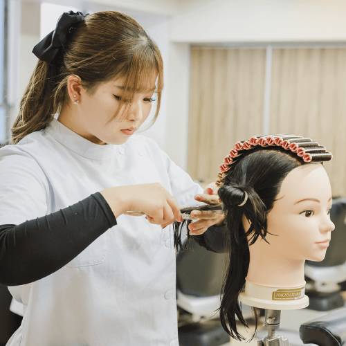 大阪中央理容美容専門学校のオープンキャンパス