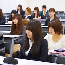 スタイリストを目指せる大学 短大一覧 日本の学校