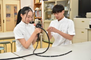 7/18・臨床工学科「IABP・ECMO・電気メス・除細動器体験」／さくら医療福祉専門学校