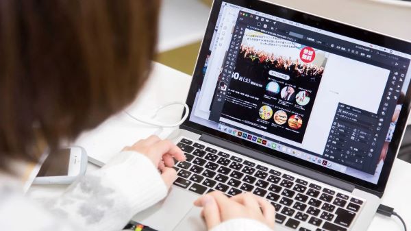 【オンライン】【グラフィックデザイン講座】スマホアプリでインスタ広告をつくろう！／専門学校日本デザイナー学院
