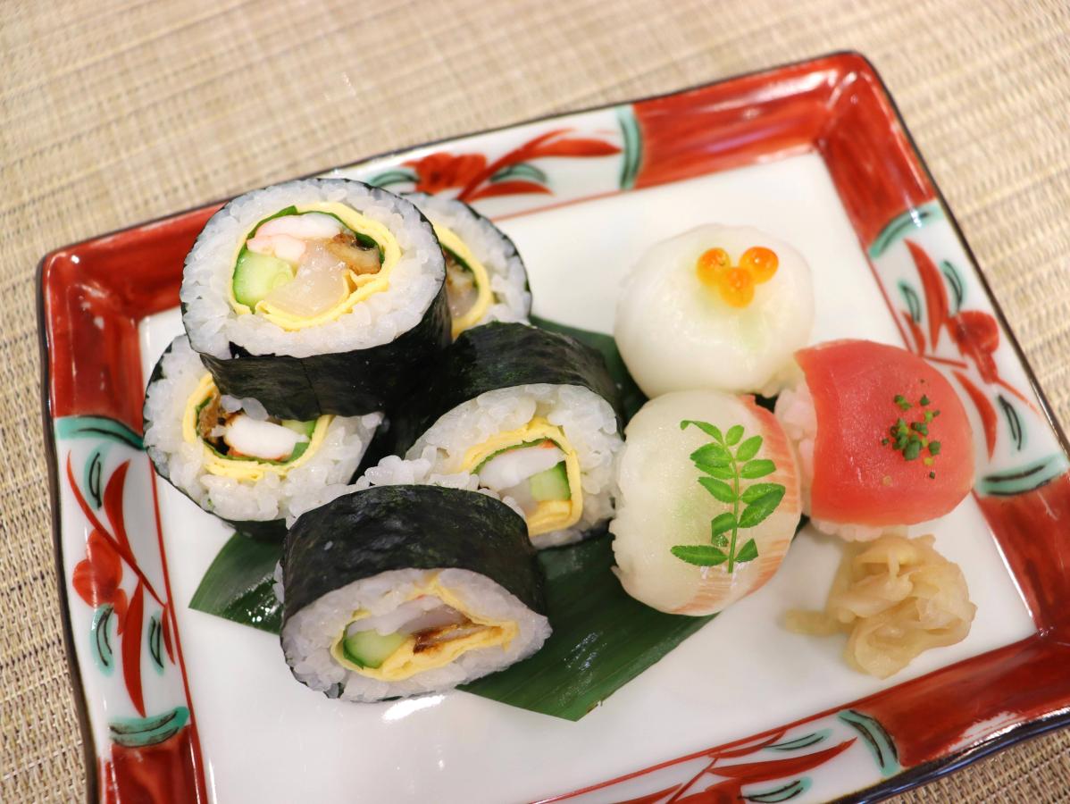 初参加の方、再参加の方歓迎！
『海鮮巻き 手毬寿司三種』／京都調理師専門学校
