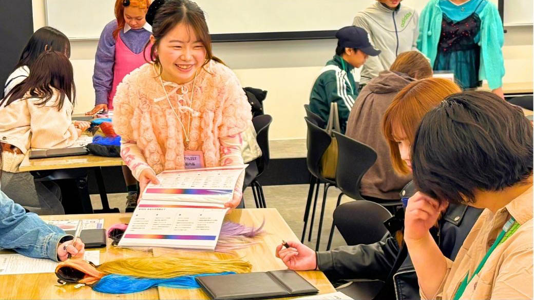 12/20　パーソナルカラー診断＋学校説明＆入試説明
★特別展示見学DAY★／ヴォートレイル ファッション アカデミー