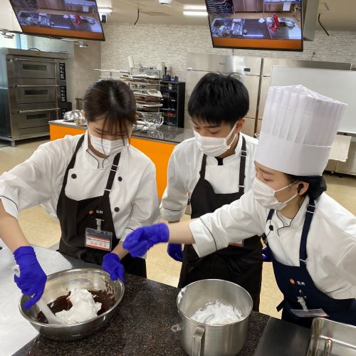 体験授業／札幌ベルエポック製菓調理専門学校