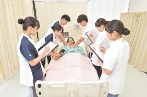 9/26・看護学科「シミュレーター人形を使って、身体を観察してみよう！」／さくら看護専門学校