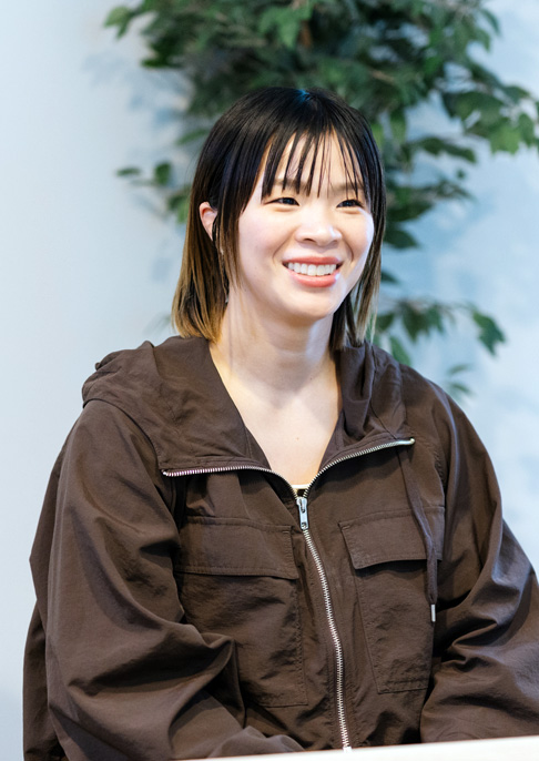 金城梨紗子さん写真