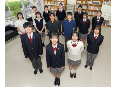 名古屋経済大学高蔵高等学校の制服