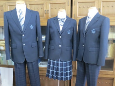 大阪府立金岡高等学校の制服