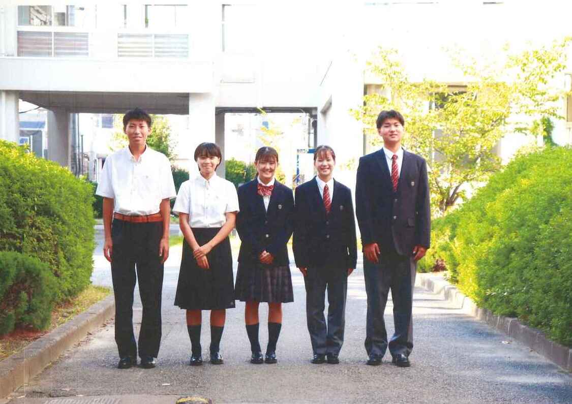 枚岡樟風高等学校の制服