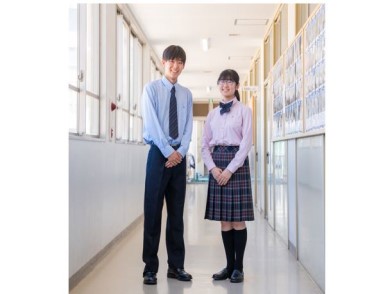 大阪高等学校の制服