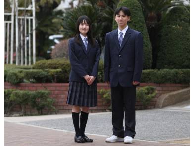 ヴェリタス城星学園高等学校の制服