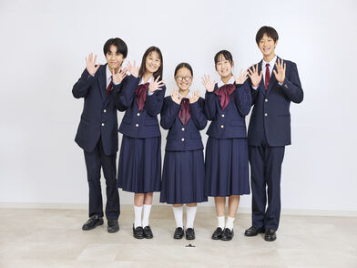 雲雀丘学園高等学校の制服