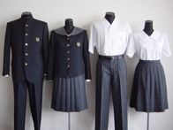 奈良学園高等学校の制服