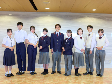 智辯学園和歌山高等学校の制服