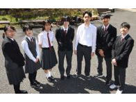 忍岡高等学校の制服