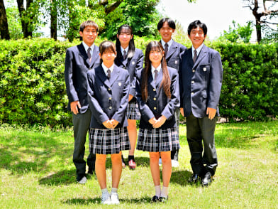 生光学園高等学校の制服