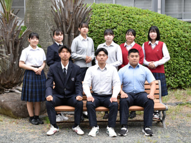 福岡魁誠高等学校の制服