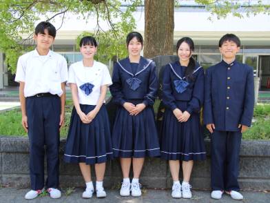 直方高等学校の制服