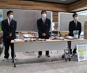 徳島県　阿南光高校　緑のリサイクルソーシャルエコプロジェクトチームのみなさん2