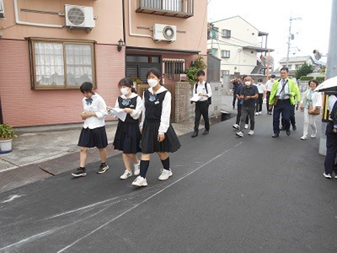 岡山県　岡山市立操山（みさおやま）中学校　ボランティア委員会の３年生3