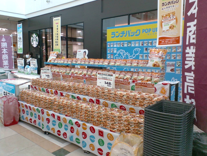 熊本県　熊本商業高校　マーケティング部のみなさん4