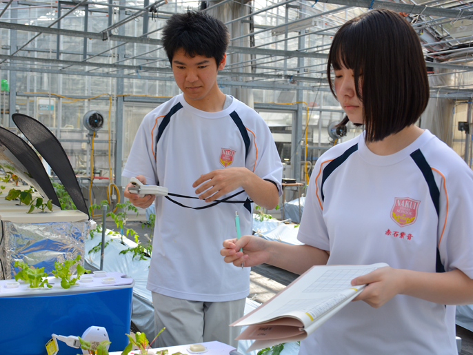青森県 名久井農業高校 環境システム科「FLORA HUNTERS」のみなさん1