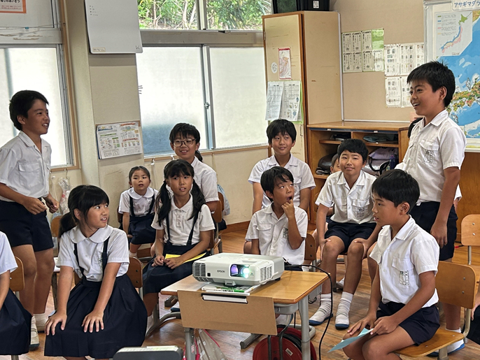 鹿児島県　龍郷町立龍郷（たつごう）小学校　児童のみなさん3