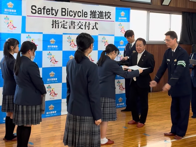 大阪府　英真（えいしん）学園高校　マンガ・イラストコースのみなさん2