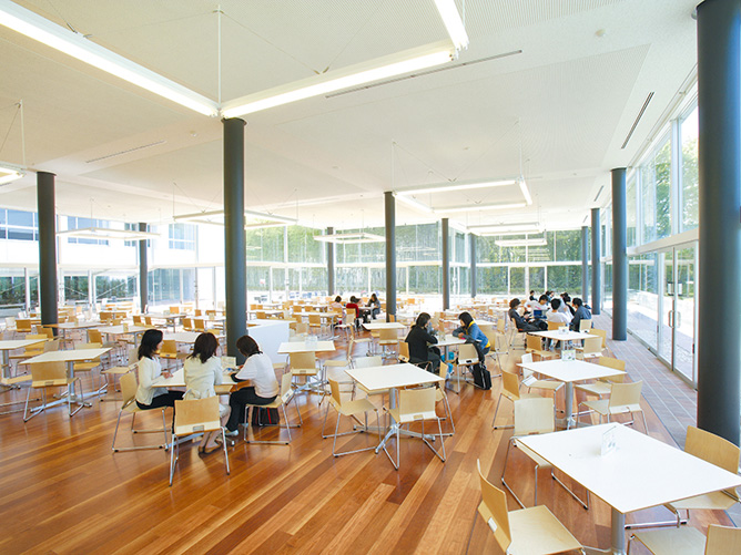 中部大学の学食