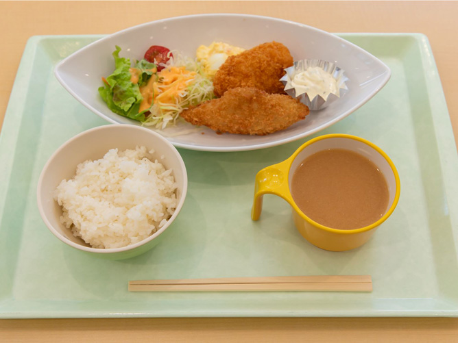 名古屋柳城短期大学の学食