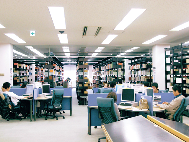 鶴川図書館（町田キャンパス）