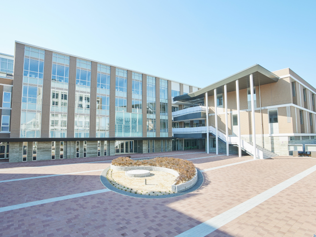 2021年１月、本学のランドマークとなる新校舎が竣工しました。