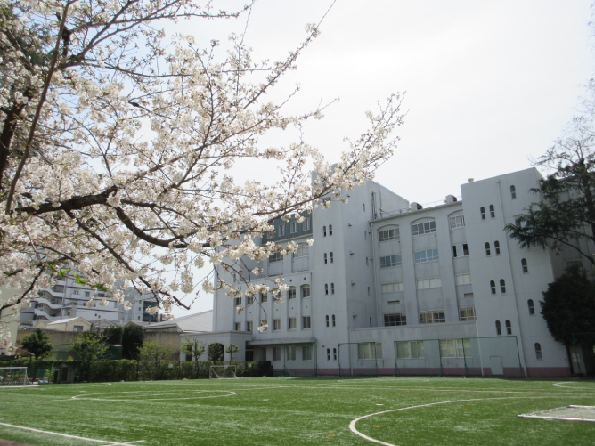 大阪信愛学院大学