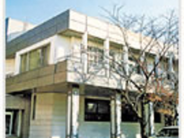 [演劇放送館]小劇場と2つの教室、録音スタジオ、編集室をそなえた、西日本で屈指の演劇・放送施設です。 