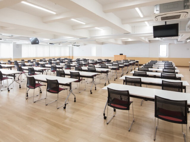 5314講義室：200名収容可能な大講義室。看護学科・栄養学科合同で受ける講義に使用されています。