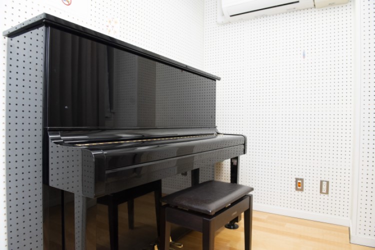 ピアノ練習室：自由に個人練習が可能です。