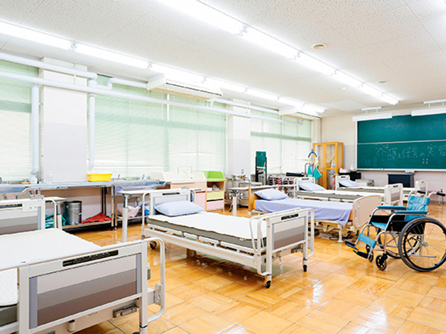生活介護実習室：現場と同じ環境で実習が行えます