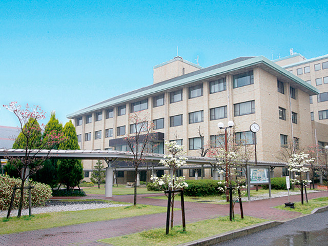 3号館・4号館（岐阜キャンパス）：図書館、講義室、演習室を備えた講義棟