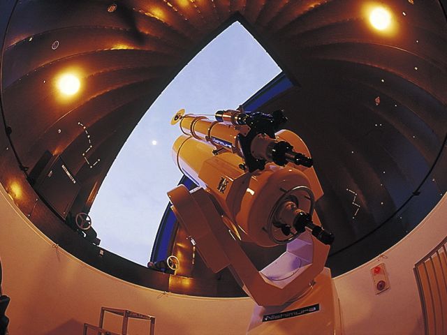 広島で最大級を誇る天文台。最新機器を装備しており、太陽系の惑星など、いつでも気軽に天体観測を楽しめる。